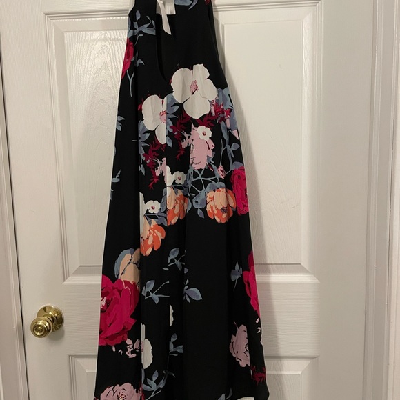 NEW Floral high low swing dress. Size Medium. - Picture 7 of 9